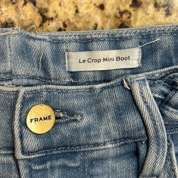 FRAME Le Crop Mini Boot Mid-Rise Cropped Lightwash Jeans with Braided Waistband - Picture 8 of 9